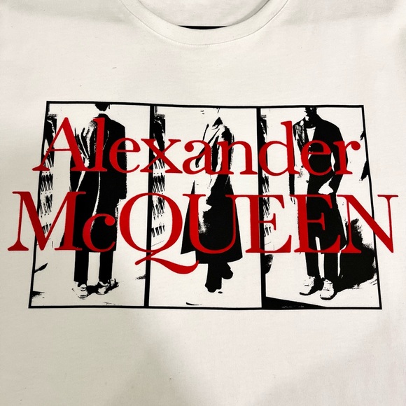 Alexander McQUEEN Oversized T-Shirt. - Picture 2 of 7